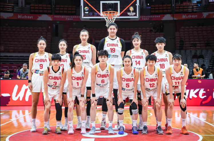华体会体育-中国女篮半场领先南苏丹10分：张子宇8分 李月汝2分3犯规低迷
